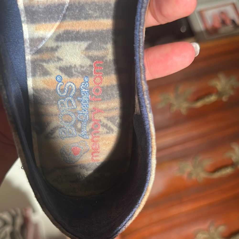 BOB’S Patterned Slip-On - Picture 2 of 6